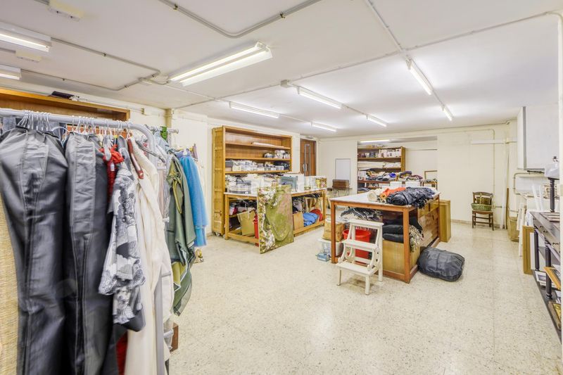 Foto 1049bc79-db15-4b2c-8aa9-30b1fa5c628b. Local comercial a Eixample-Horta Capallera Figueres