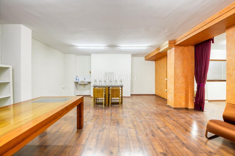 Foto 3349a7d6-fa66-43a7-b3b0-fd12ed81d1f0. Local comercial a Eixample-Horta Capallera Figueres