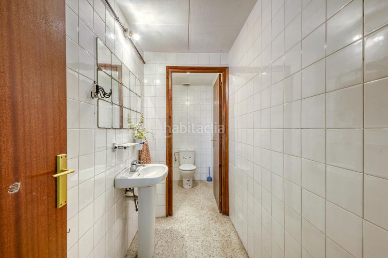 Foto 68144bad-1abd-47c8-a667-2986aef85d79. Local comercial a Eixample-Horta Capallera Figueres