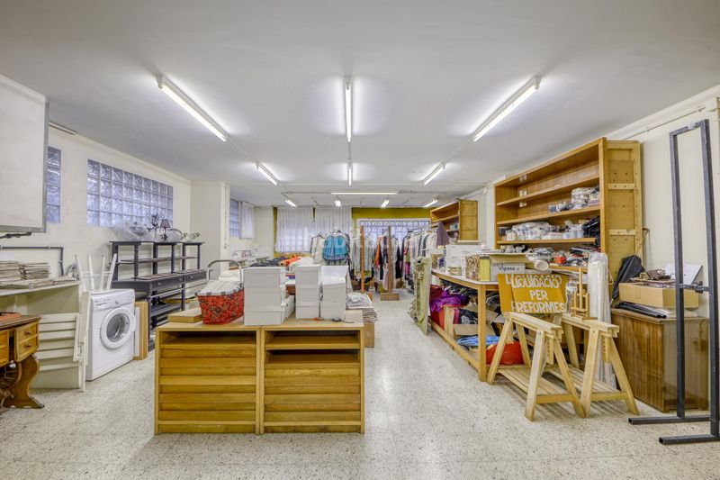 Foto 88a800ff-4d42-479a-b675-da0d03bd1241. Local comercial a Eixample-Horta Capallera Figueres