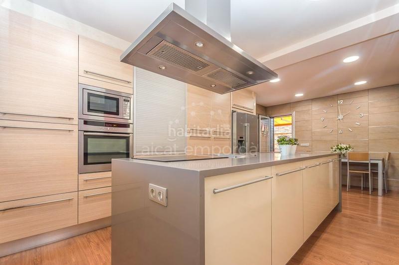 Foto 24f1a3be-c132-47be-a395-a756ba5d0606. House with parking pool in Centre Roses