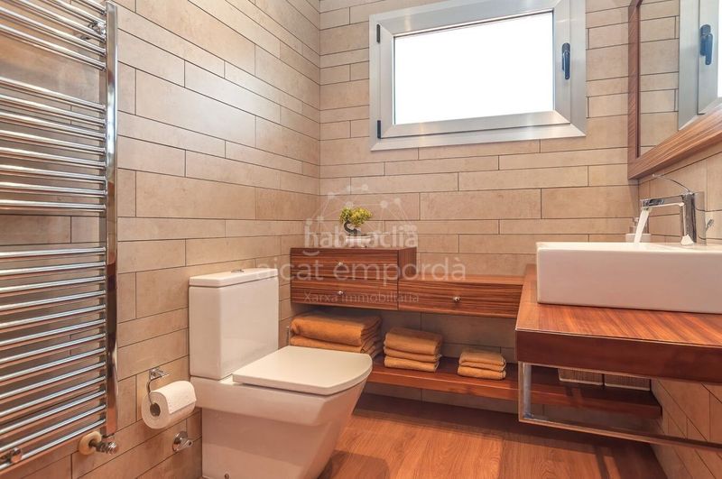 Foto 4a29cde7-8fa5-467f-9ba2-f0a51a05628e. Casa amb aparcament piscina a Centre Roses