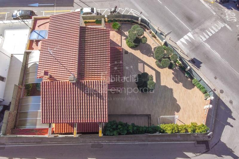 Foto 92e6ee3e-367c-45bd-b875-fc4327fd39bc. House with parking pool in Centre Roses