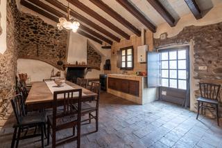 Casa a Boadella i les Escaules