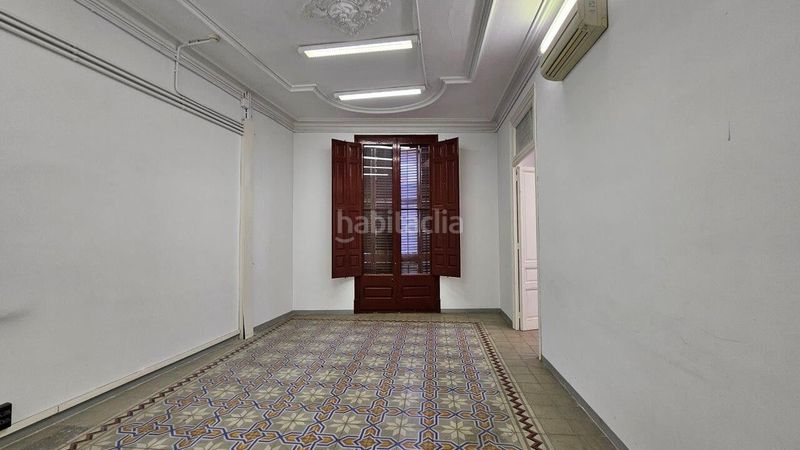 Foto b3312267-89c7-4f44-a7bb-f393a5785623. Edificio in Creu de la Mà Figueres