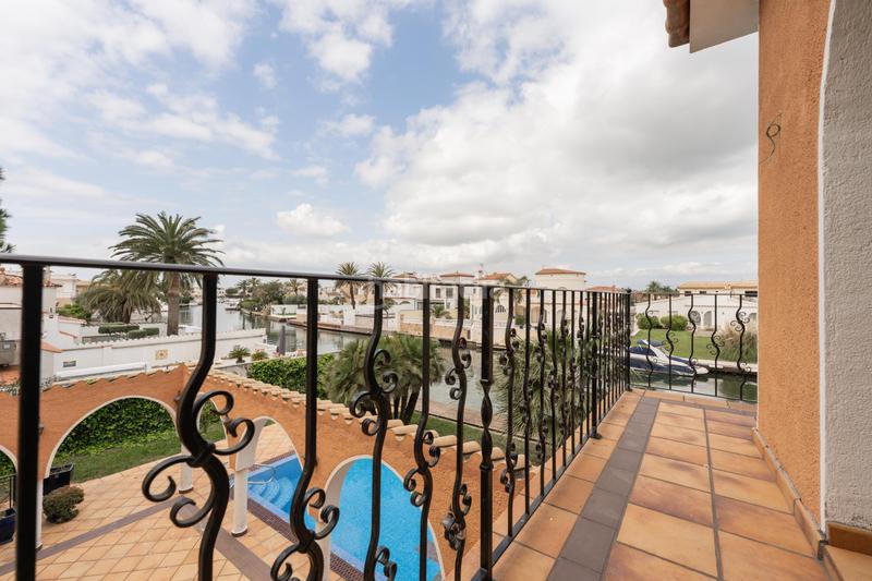 Foto 07953976-4f50-4fb3-b2b2-dbf734d2a27c. Casa con riscaldamento piscina in Requesens Empuriabrava