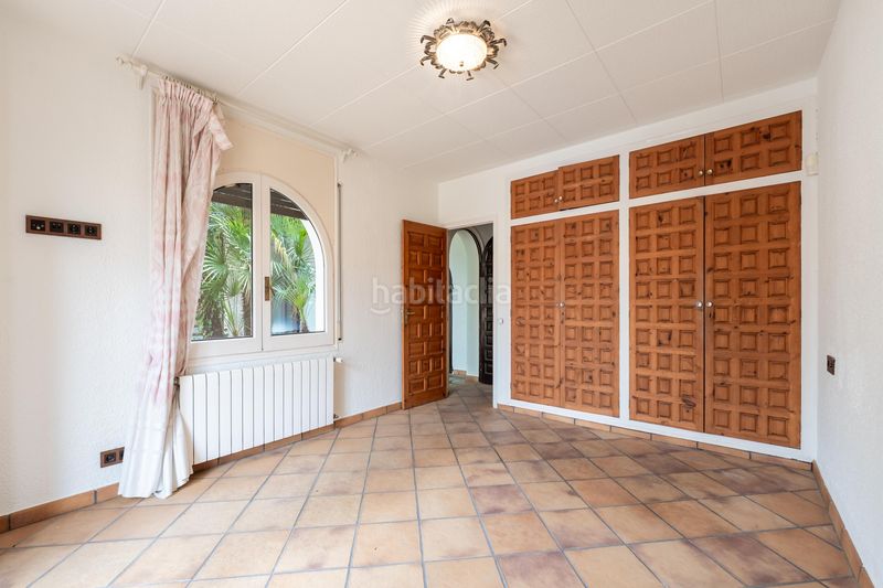 Foto 10cbb074-31b9-4f91-bdfe-d7ab540391a8. Casa amb piscina a Requesens Empuriabrava