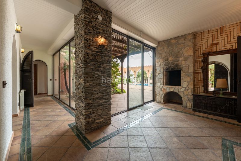 Foto 7c140ebe-7dbe-4fb6-afbe-45f7b4076d97. Casa amb piscina a Requesens Empuriabrava