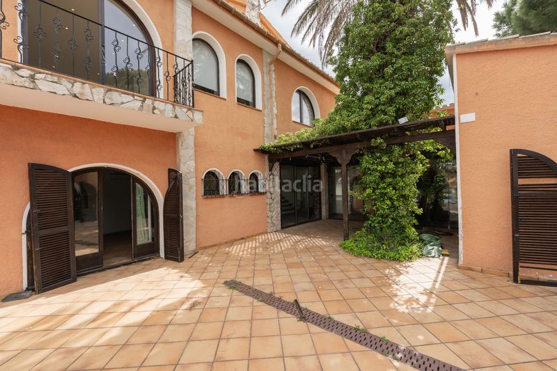 Foto b3ac545f-31c6-4d8c-b489-676daf0f012e. Casa amb piscina a Requesens Empuriabrava