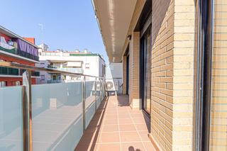 Appartement dans Eixample-Horta Capallera. Piso de dos habitaciones en la zona ram de figueres.