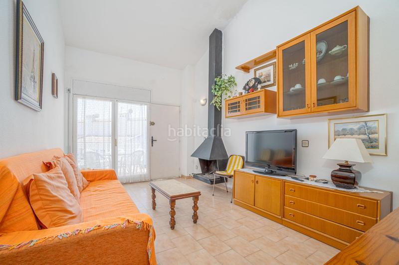 Foto abffabd2-6299-43a7-85f2-7fcbd559f20e. Casa adossada amb aparcament a Sant Maurici Empuriabrava