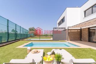Chalet à Sant Pere Pescador. Exclusiva casa moderna de obra nueva en el alt empordà, sant per