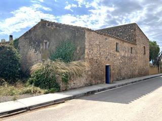Masia a Vilamacolum. Casa de pueblo con jardin para reformar en vilamacolum torroella
