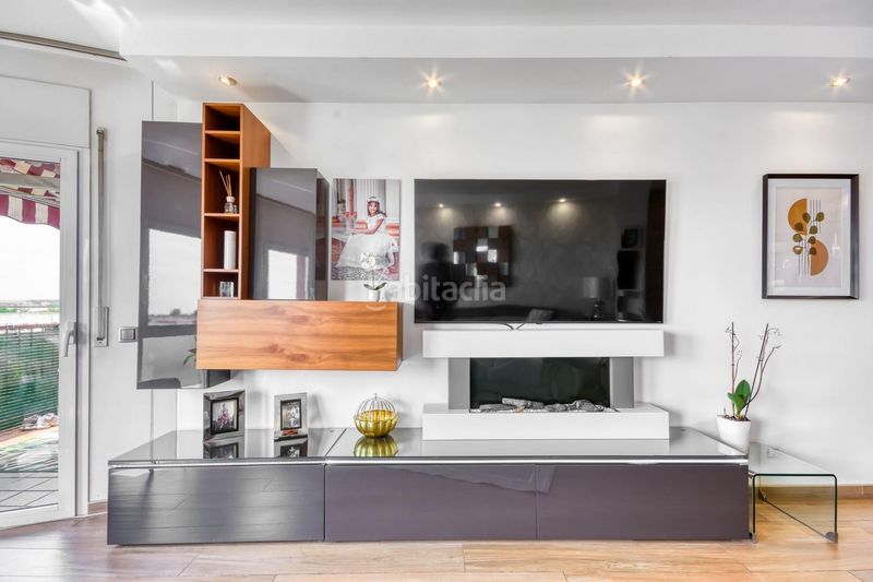 Foto 0a08d178-df87-455b-a52f-4d115548dfd0. Pis a Carretera de Roses-Fossos Figueres