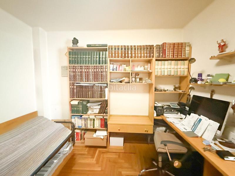 Foto 949e174f-7fe7-43df-b757-885c8ced8bf3. Etagenwohnung mit heizung parking in Centre Figueres