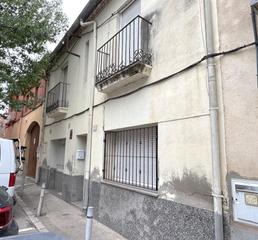 Casa adossada a Sant Pere Pescador. Casa adosada en el centro del pueblo de sant pere pescador