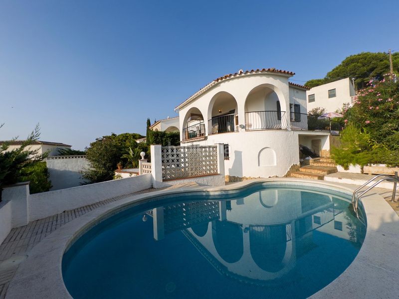 Foto 0c92eef1-83d7-4ee0-9f24-52c93b73383f. Casa amb aparcament piscina a Port - La Clota - Puig Sec Escala (L´)