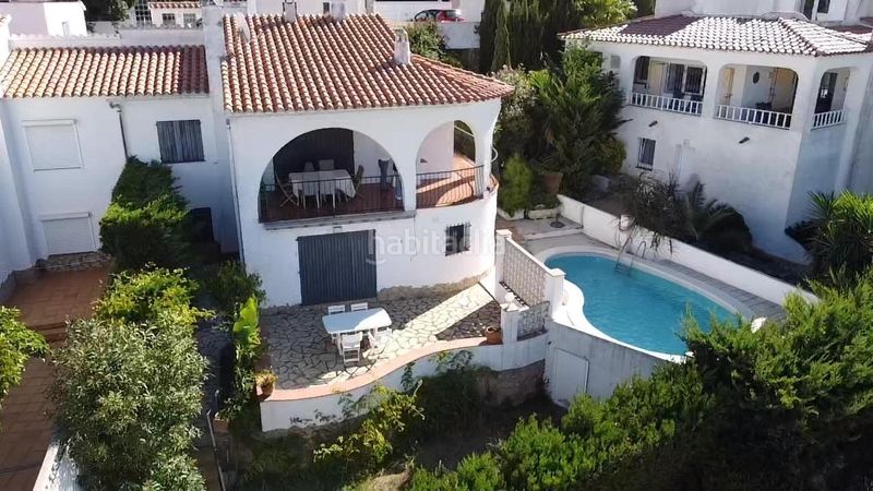Foto 2a81d641-481c-409c-9679-8b4bb5484255. Casa amb aparcament piscina a Port - La Clota - Puig Sec Escala (L´)