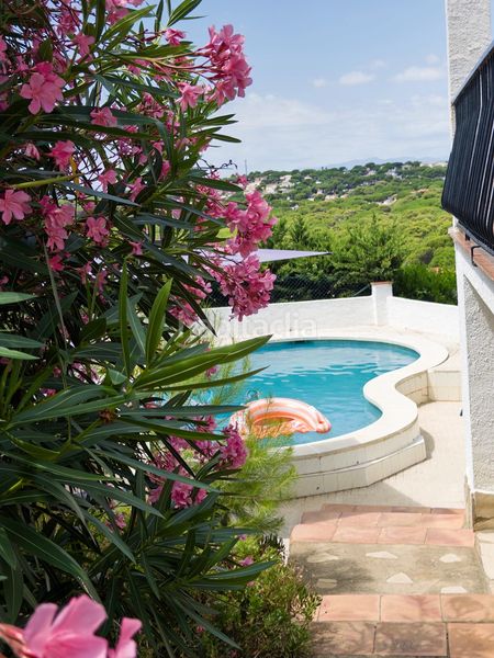 Foto 60de356f-16c2-413a-b913-4145b6ec09fb. Casa amb aparcament piscina a Port - La Clota - Puig Sec Escala (L´)