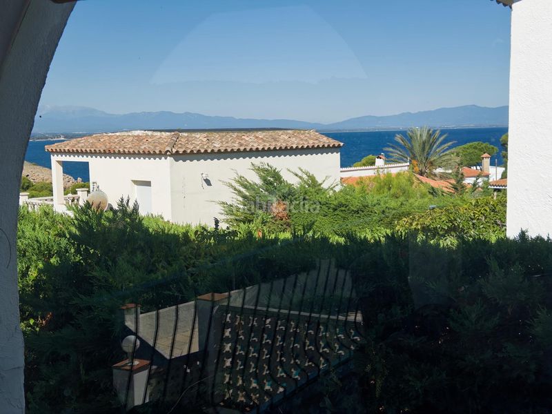 Foto a638cbb1-9378-4116-be66-2911bbdb3911. Casa amb aparcament piscina a Port - La Clota - Puig Sec Escala (L´)