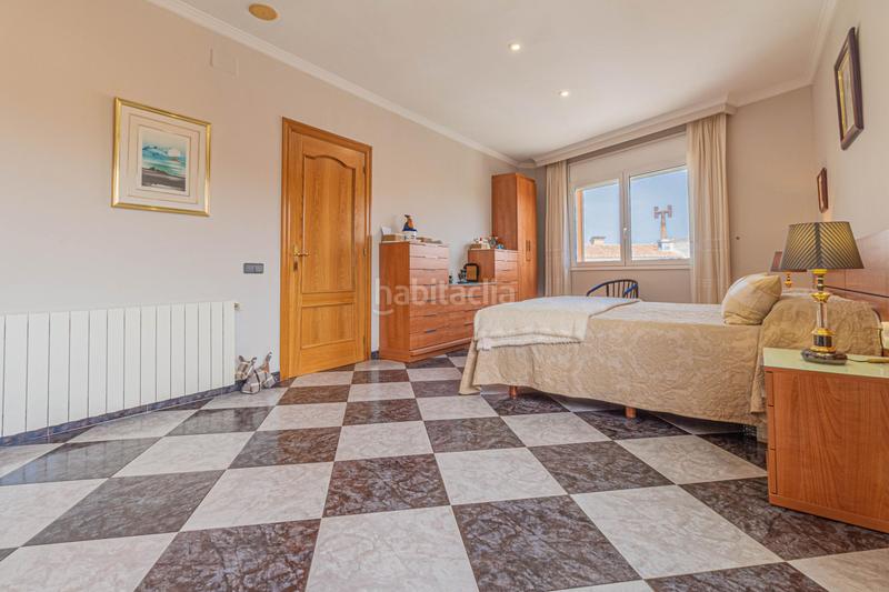 Foto 9a248572-20b1-434a-af9d-e932b9a8f065. Duplex avec chauffage dans Eixample-Horta Capallera Figueres