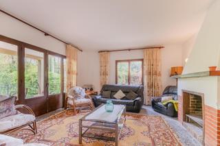 Casa en Sant Llorenç de la Muga. Casa en planta baja con terreno y acceso directo al río en sant