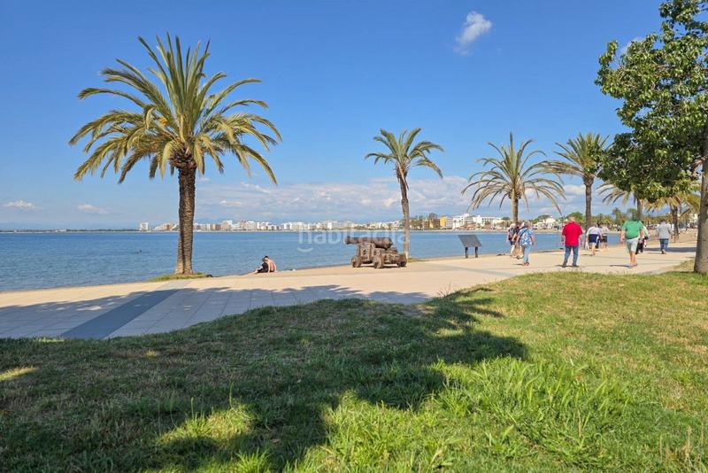 Foto 634dce3a-ed24-414c-9877-2ab903be2bb2. Piso en Centre Roses