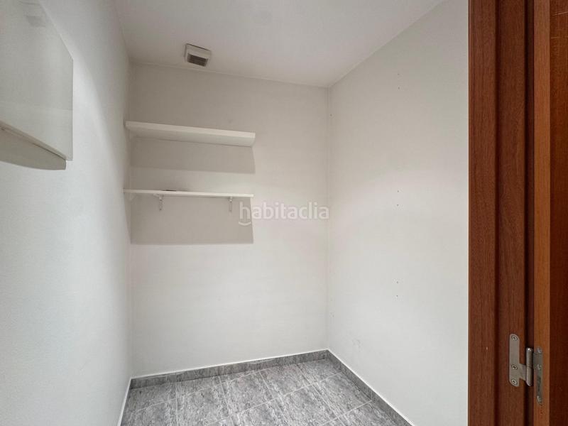 Foto 32623dd9-8215-4ed8-8089-f620b27ab0d2. Àtic amb calefacció aparcament a Creu de la Mà Figueres