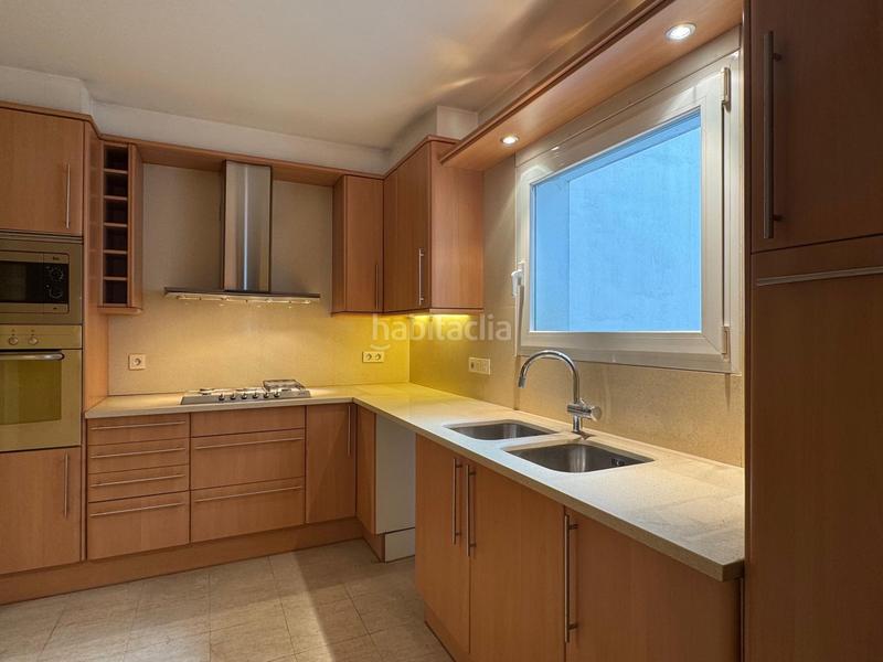 Foto 8966a4c7-b836-411e-9d5b-e3ebceae29e2. Àtic amb calefacció aparcament a Creu de la Mà Figueres