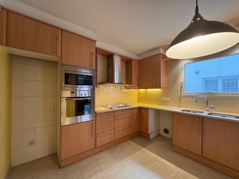 Foto b28e46b9-a9b2-4db3-bef4-257d32a0af03. Àtic amb calefacció aparcament a Creu de la Mà Figueres