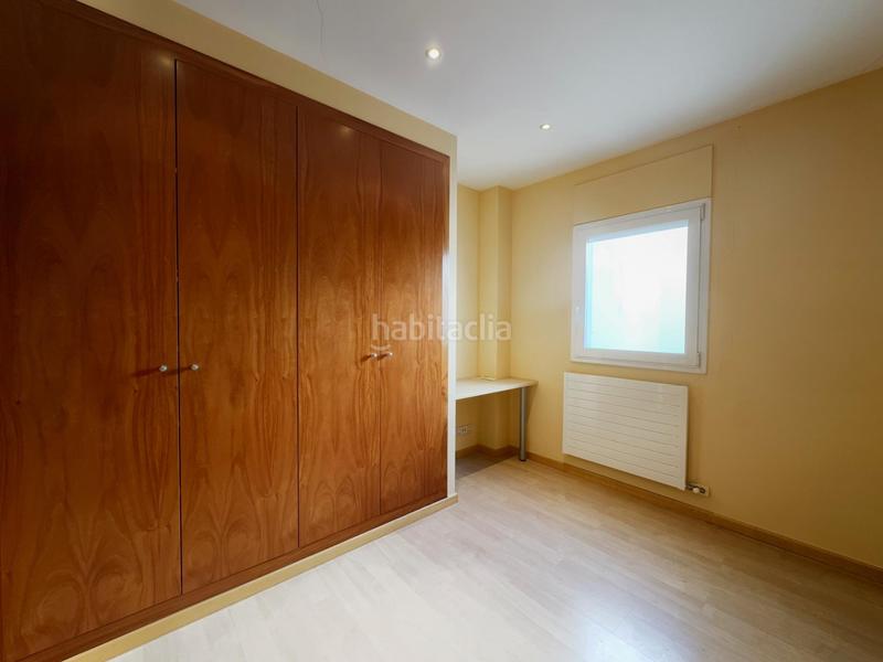 Foto d84932a6-911a-46de-9af0-33564602befc. Àtic amb calefacció aparcament a Creu de la Mà Figueres