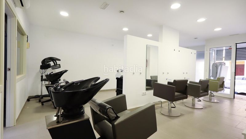 Foto 0eed8f95-0ef0-4896-97ae-11ca7a05d2f7. Local comercial a Centre Roses
