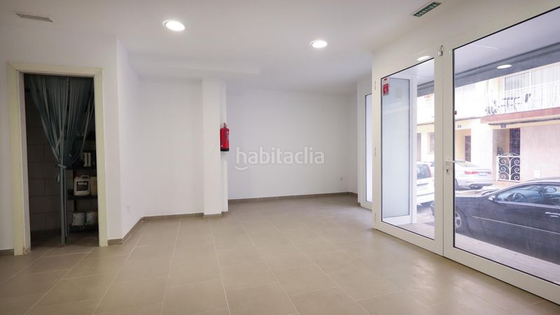Foto 2dc0a076-ef75-4155-a897-29708bd11324. Local comercial a Centre Roses