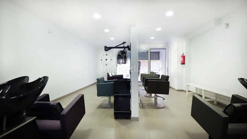 Foto 5f1aa2b6-d40d-4957-bf8f-be40e58a5490. Local comercial a Centre Roses