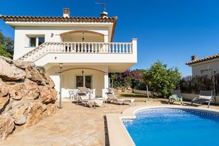 House  Calle vall de bianya. Casa con vistas al mar en montgó con piscina, sauna y licencia t