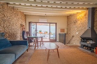 Casa a Castelló d´Empúries. Hogar con esencia y carácter en un entorno histórico incomparabl