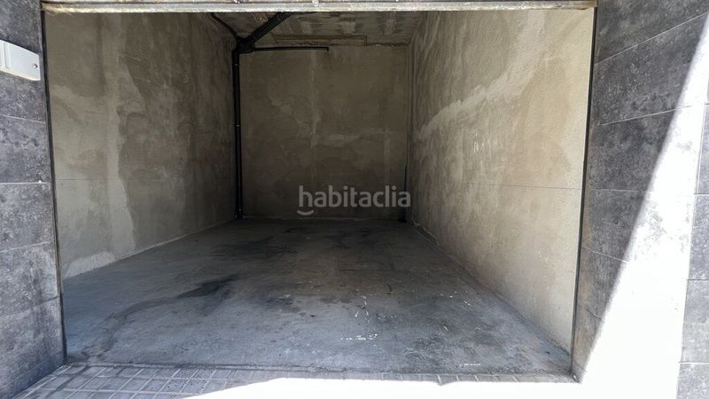 Foto 5bae4a9b-e2fa-46f7-8b11-f5458fb7db25. Aparcament cotxe a Centre Figueres