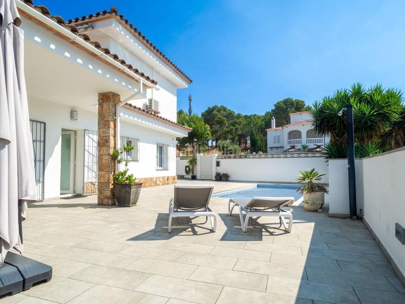 Foto d0cb2cba-ae7a-4c3b-87e7-e78a4e59faa8. Casa amb aparcament piscina a Port - La Clota - Puig Sec Escala (L´)