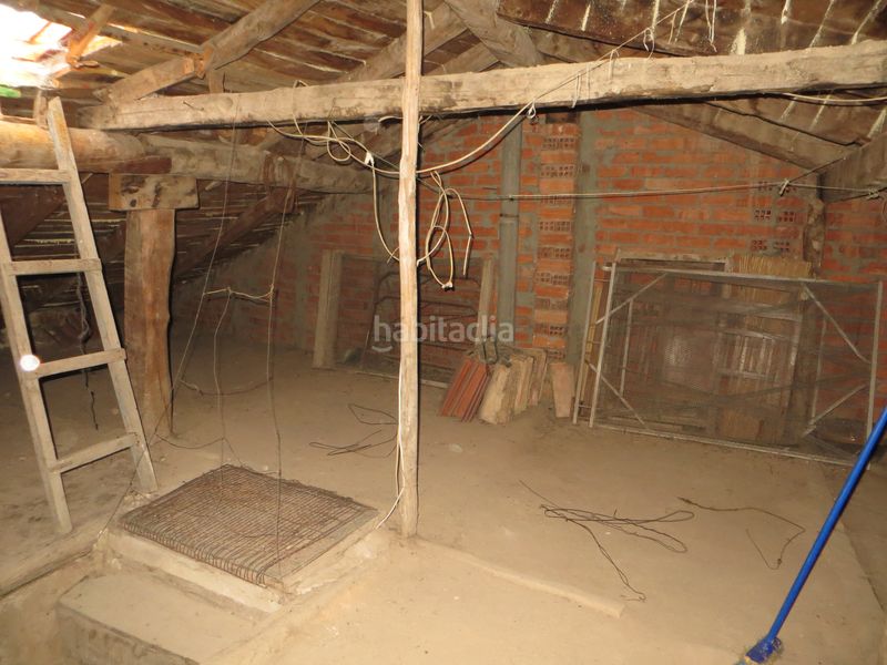Foto aceaf1e0-f383-45f1-8977-556532ef21d9. House in Quintanilla de Onésimo
