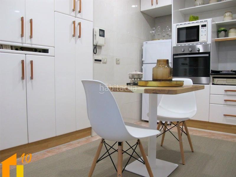 Foto b2fb9760-b8d8-4e15-8be3-885b56ebe2ed. Duplex avec chauffage dans Casco Antiguo Burgos