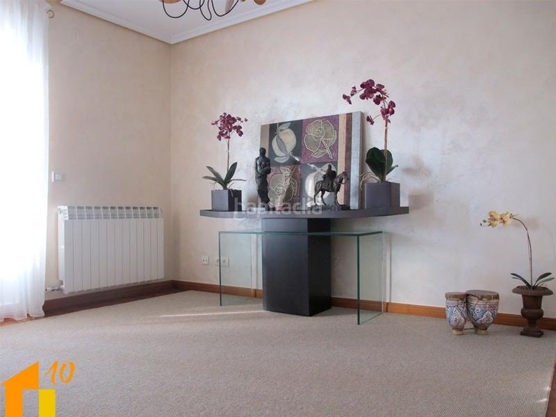 Foto c92b97f6-081e-4088-ad0f-e9abe6f4ae2b. Duplex avec chauffage dans Casco Antiguo Burgos