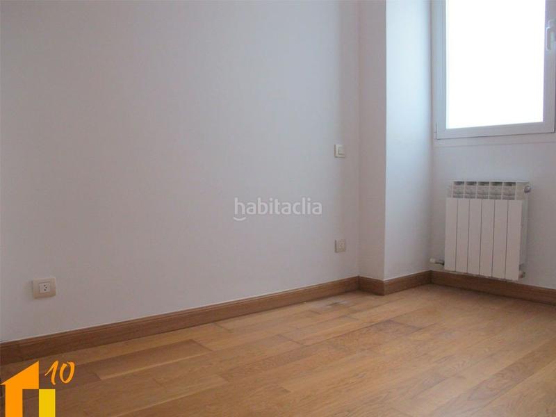 Foto e9b66165-11e0-4849-8c58-12e2d6b9c1b8. Duplex avec chauffage dans Casco Antiguo Burgos