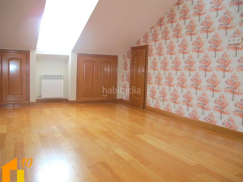 Foto f7bc3a2b-b937-4dfd-8812-a35c173125b2. Duplex avec chauffage dans Casco Antiguo Burgos