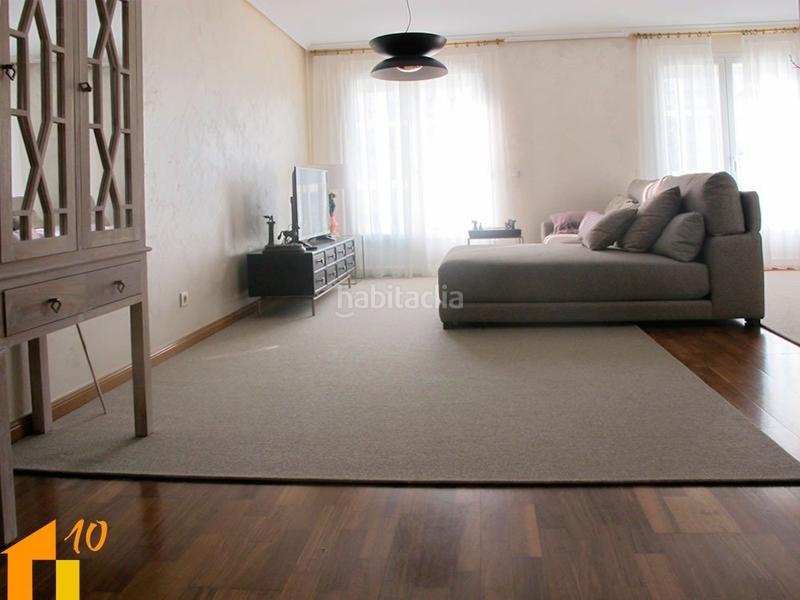 Foto f94ab765-1657-4c2b-b5e3-62d66acdae42. Duplex avec chauffage dans Casco Antiguo Burgos