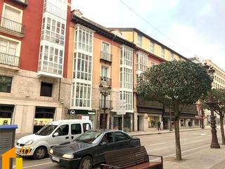 Pis  Calle vitoria. Vivienda para reformar en el centro de burgos.