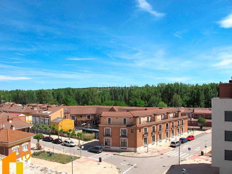 Foto 396bb224-75eb-4a9a-8af5-cbf7d689b4c3. Àtic amb calefacció aparcament a Villafría - La Ventilla - Castañares Burgos