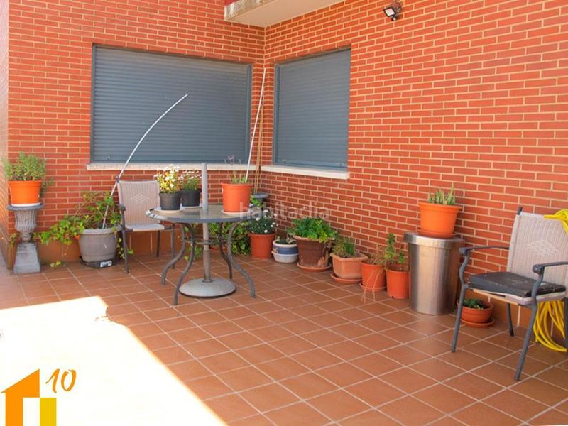 Foto 6206f56b-01ee-48e7-9b5a-69c5c0f9a1aa. Àtic amb calefacció aparcament a Villafría - La Ventilla - Castañares Burgos