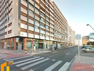 Rent Apartment in Reyes Católicos. Apartamento de un dormitorio  zona centro con garaje