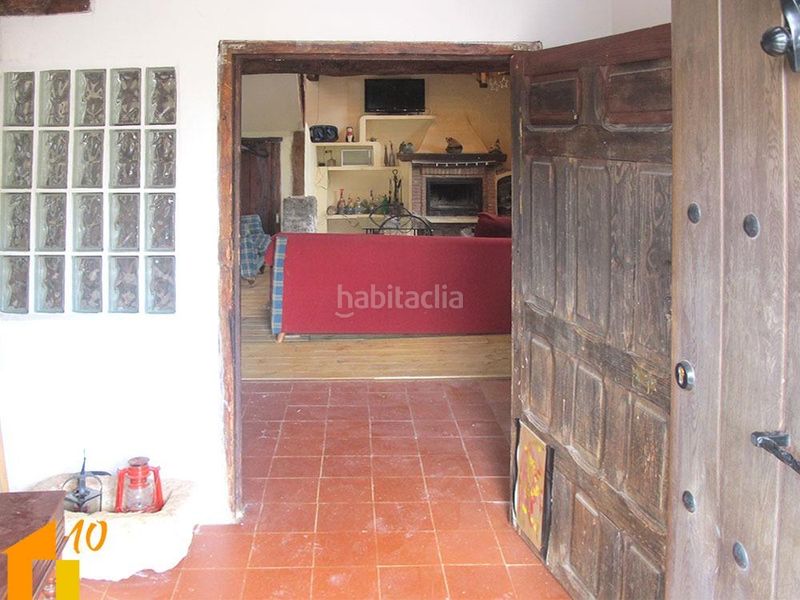 Foto 290b9306-10f0-45fd-8f5c-6453f0cd7a00. Casa a Revillarruz