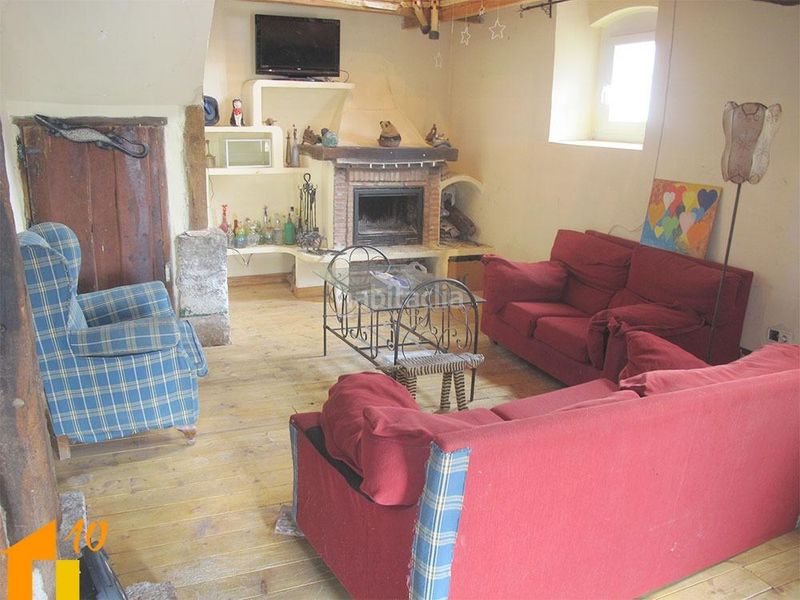 Foto f8cd5aad-487c-46d0-919a-3555c4920984. Casa a Revillarruz